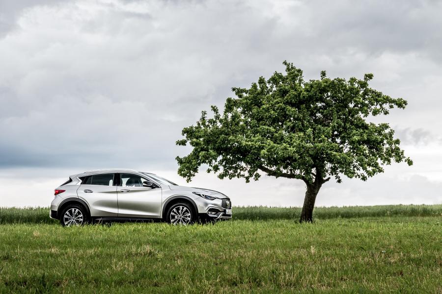  Infiniti QX30 2.2d AWD 2016 года  (WW) (фото 13 из 38)